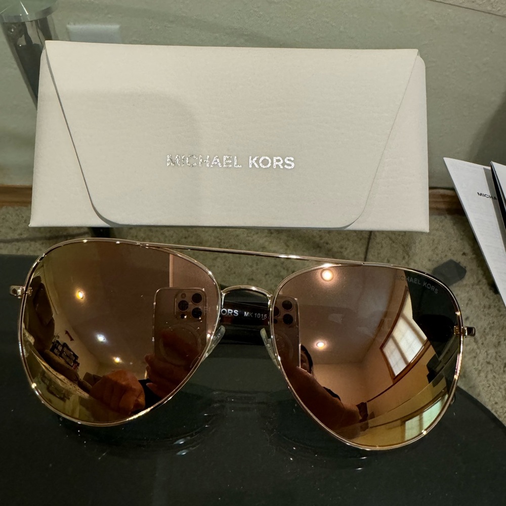 Michael kors aviator style sunglasss